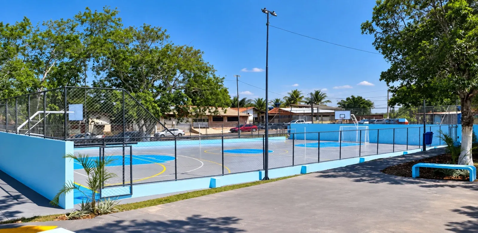 Quadra poliesportiva e praça revitalizadas no Residencial Santa Cruz, em Rio Branco